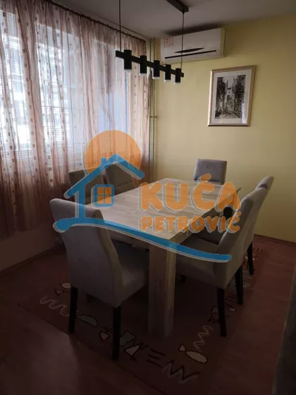 Cara Uroša | 4zida.rs