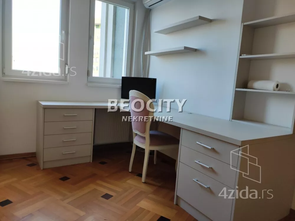 Četvoroiposoban stan | 4zida