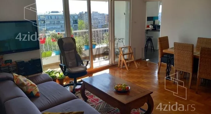 Troiposoban stan | 4zida