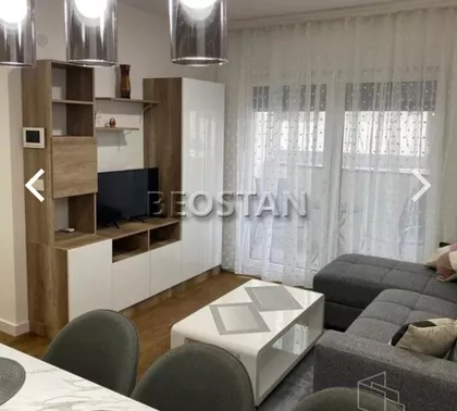 Vojvođanska | 4zida.rs