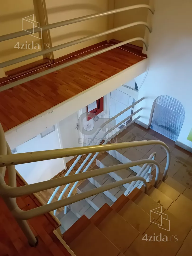 5-etažna kuća | 4zida