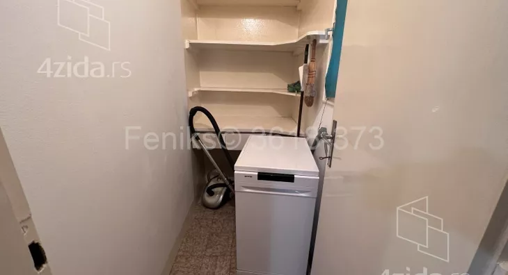 Četvoroiposoban stan | 4zida