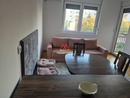 Heroja Pinkija | 4zida.rs