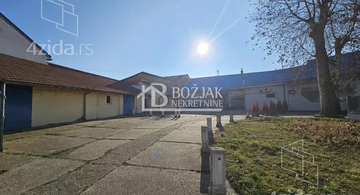 Poslovna zgrada | 4zida