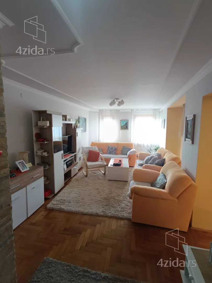 Troiposoban stan | 4zida