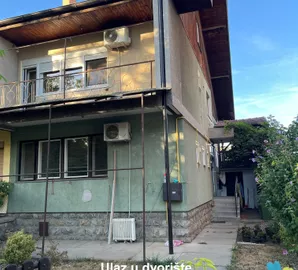 4. Juli, Gradske lokacije, Zrenjanin, troeatažna | 4zida.rs