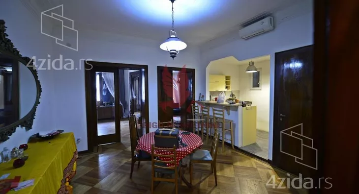 Četvoroiposoban stan | 4zida