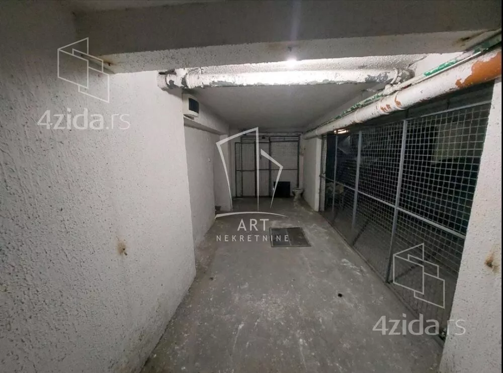 Garaža | 4zida