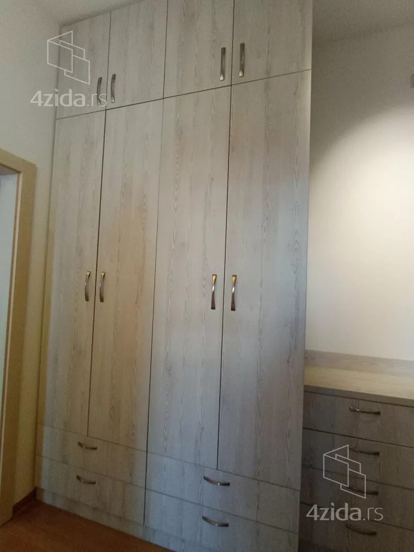 Četvoroiposoban stan | 4zida
