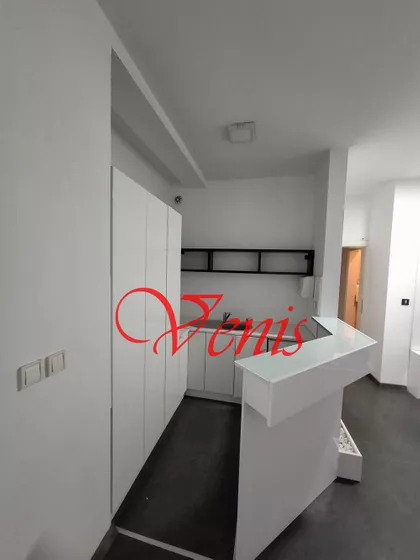 Petra Drapšina | 4zida.rs