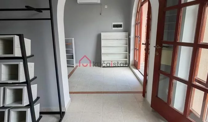Lokal | 4zida
