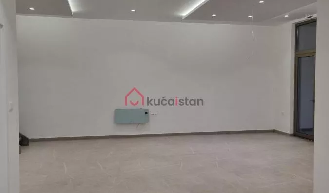 Lokal | 4zida