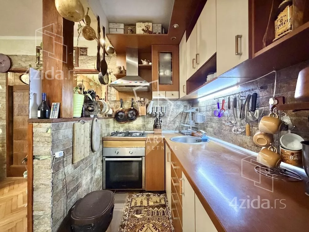 Troiposoban stan | 4zida