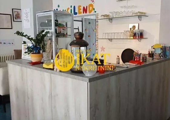 Lokal | 4zida