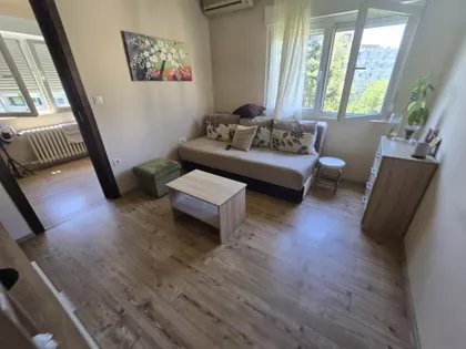 Kraljevačka | 4zida.rs