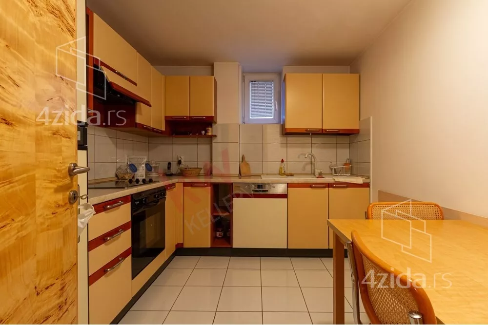 4-etažna kuća | 4zida