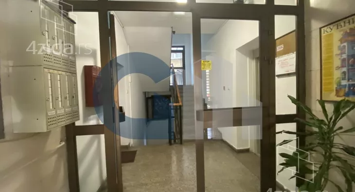 Četvoroiposoban stan | 4zida