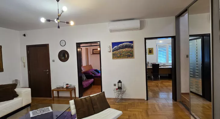 Šestosoban stan | 4zida