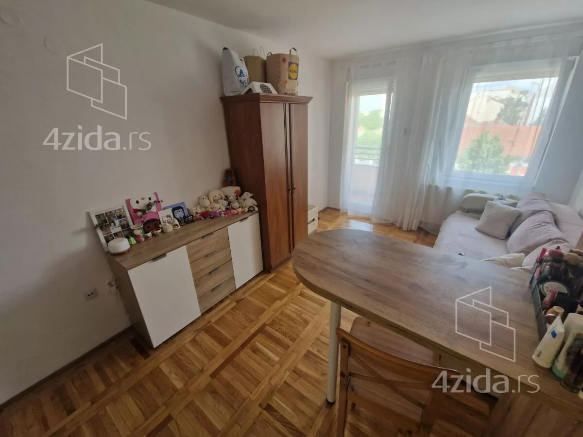 Garsonjera | 4zida