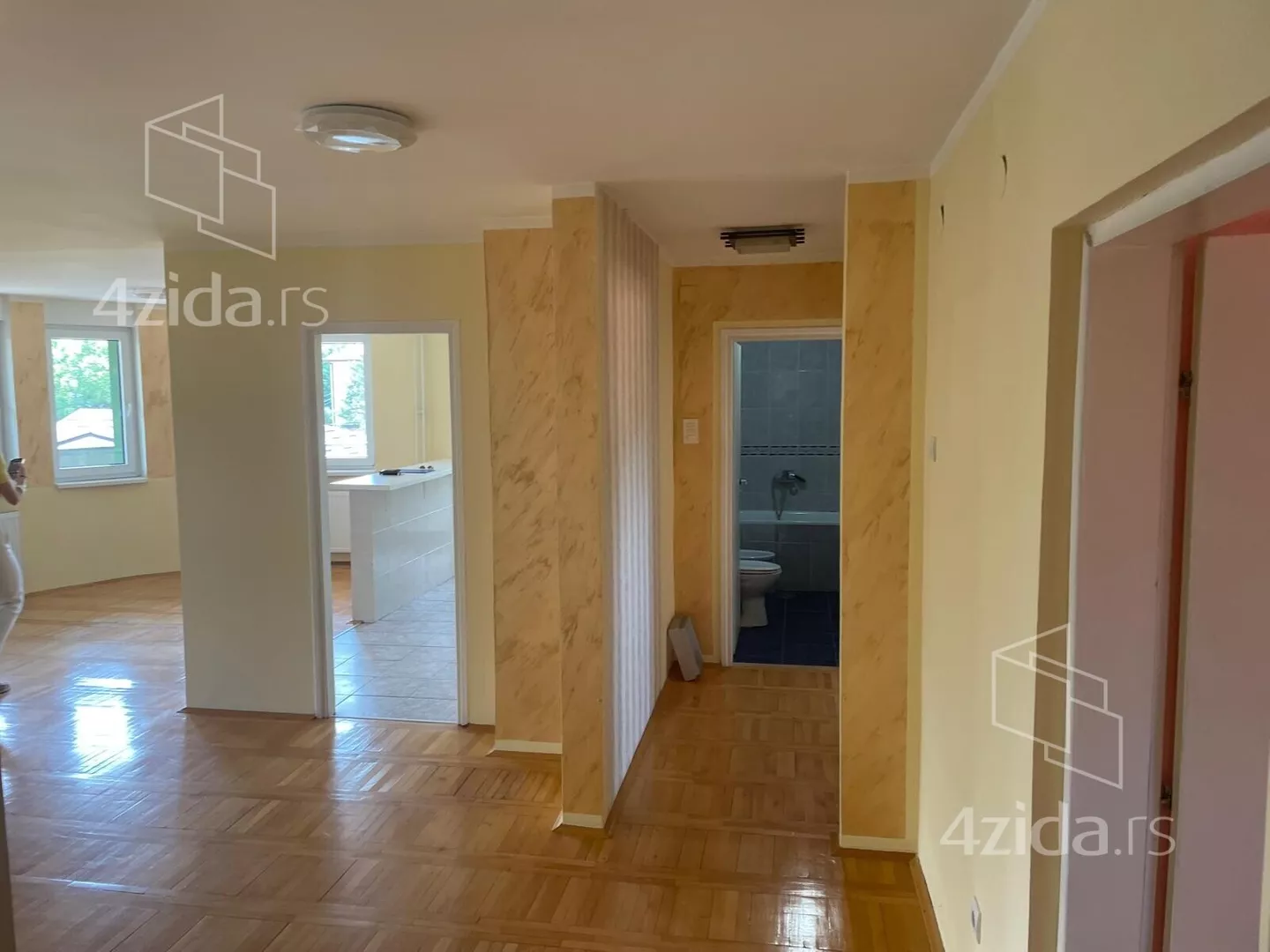 Troiposoban stan | 4zida