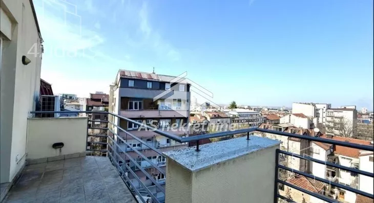 Šestosoban stan | 4zida