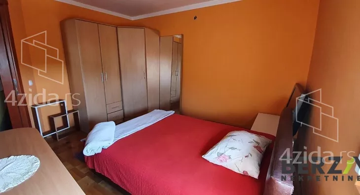 Šestosoban stan | 4zida