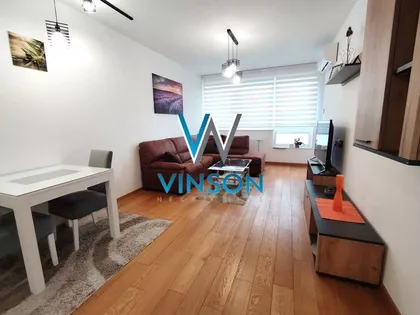 Lasla Gala | 4zida.rs