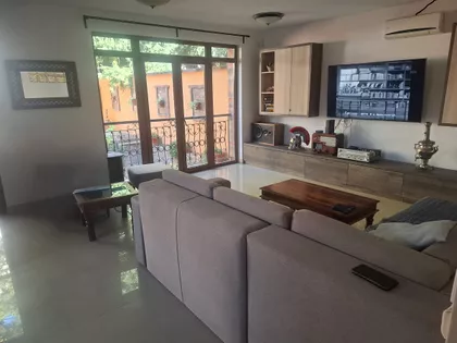 VUKICE MITROVIC | 4zida.rs