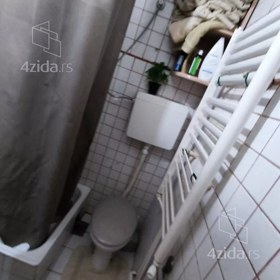 Četvoroiposoban stan | 4zida