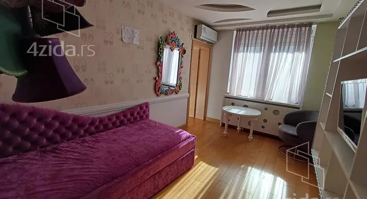 Petosoban stan | 4zida