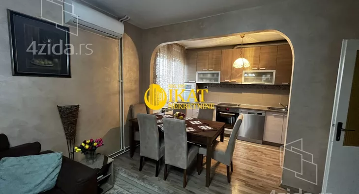 Šestosoban stan | 4zida