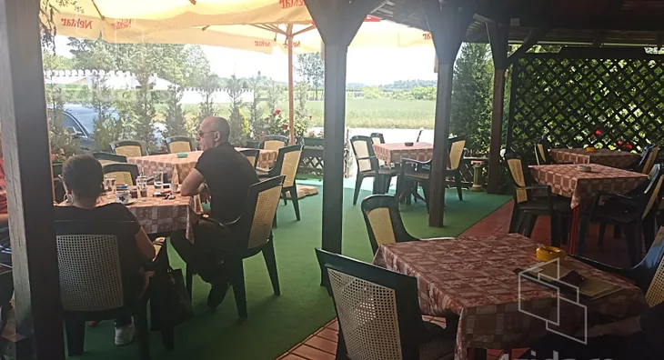 Poslovna zgrada | 4zida