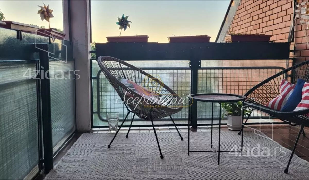 Troiposoban stan | 4zida