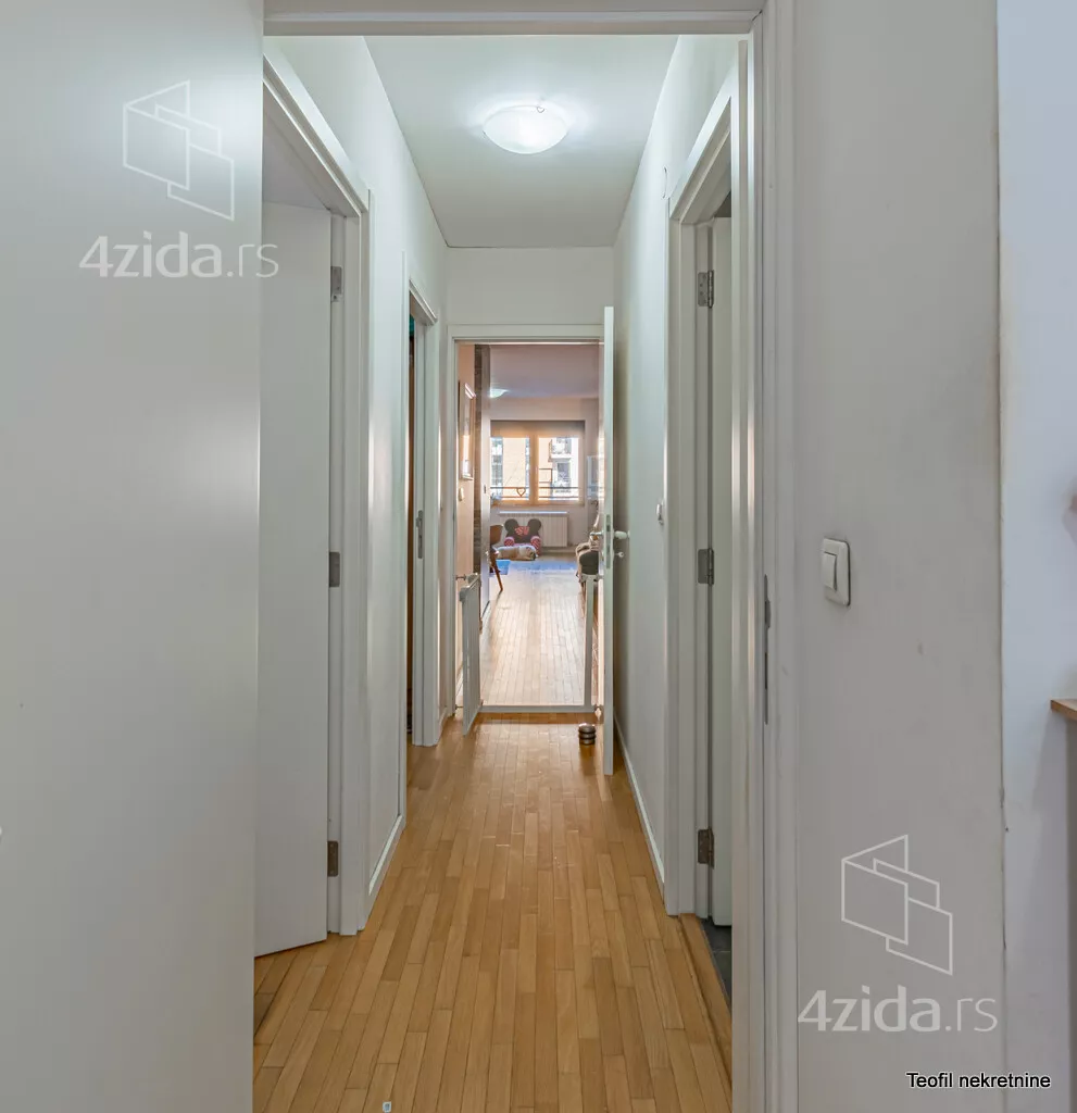 Troiposoban stan | 4zida