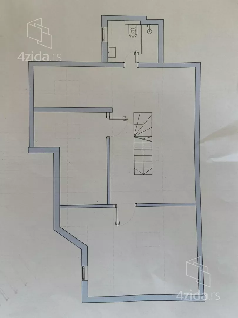 Četvoroiposoban stan | 4zida