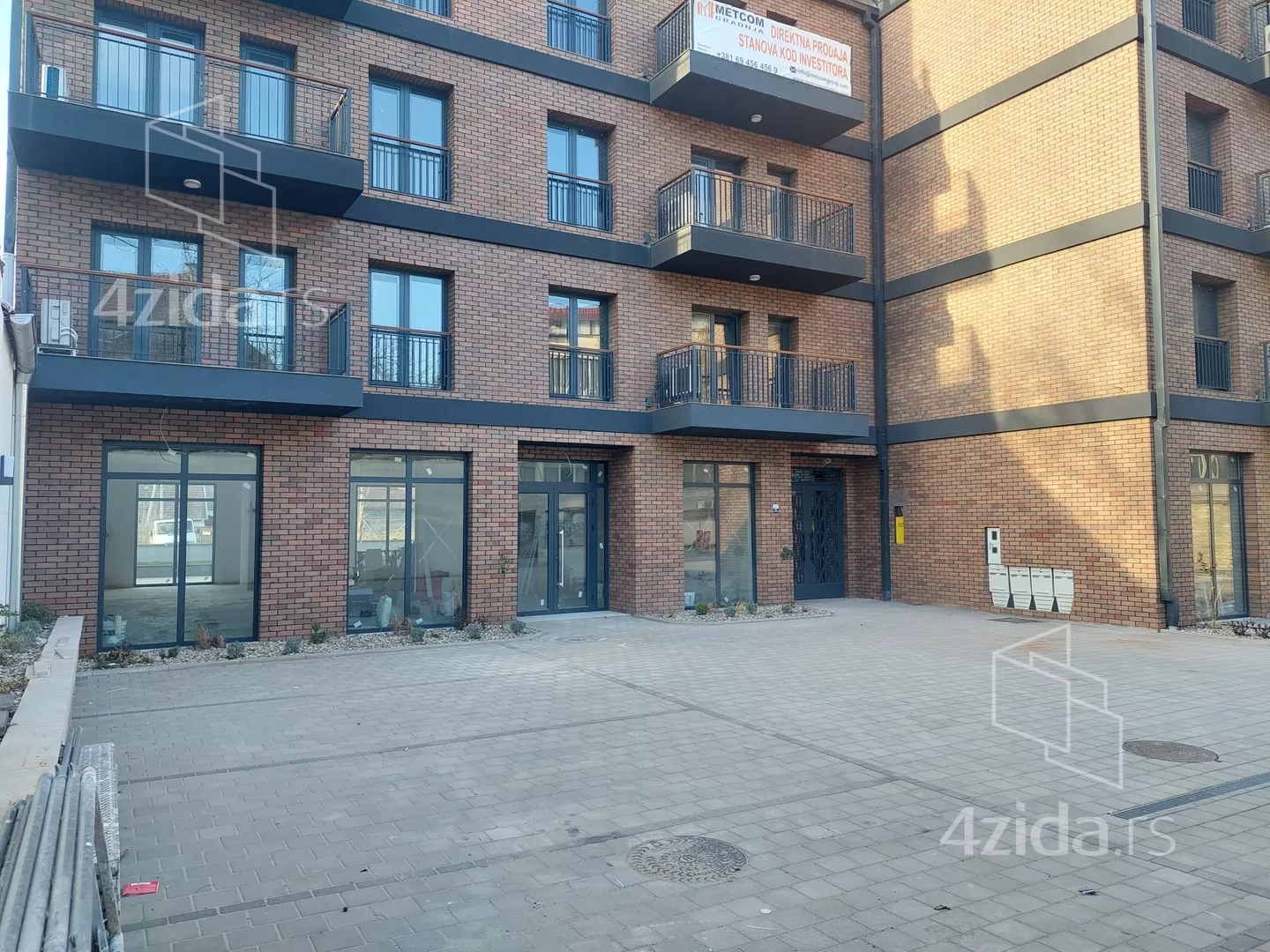 Jednoiposoban stan | 4zida