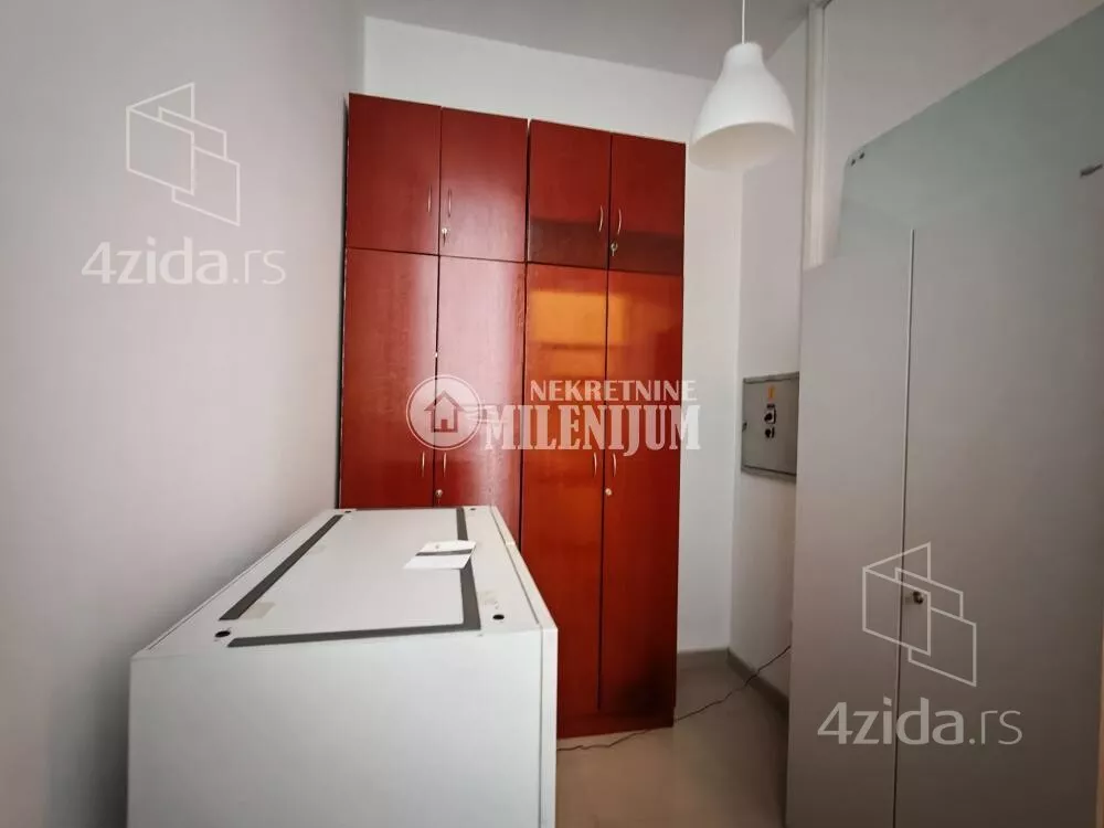 Lokal | 4zida