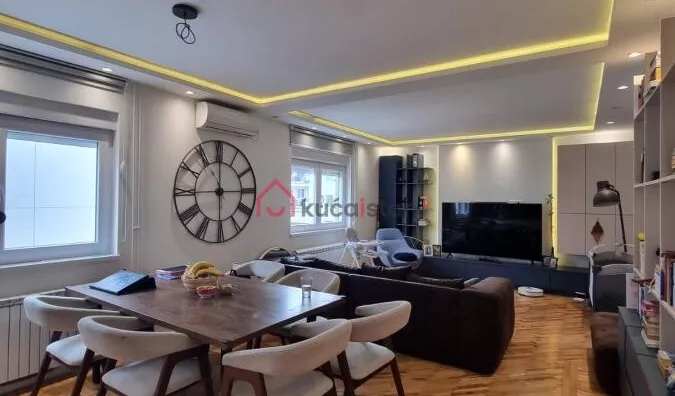 Sedmosoban stan | 4zida