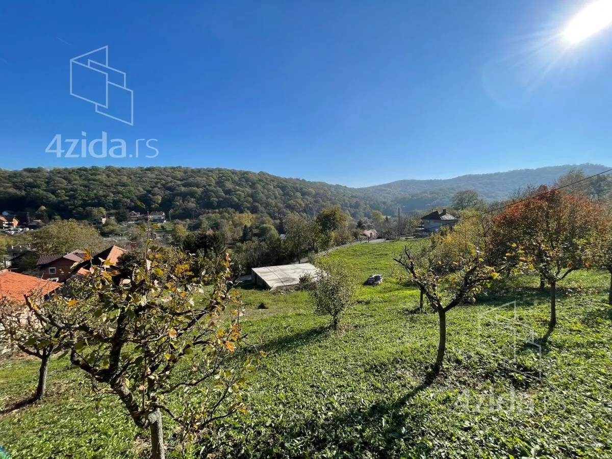 Plac | 4zida