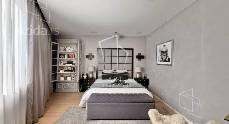 Šestoiposoban stan | 4zida