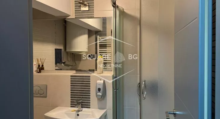 Šestosoban stan | 4zida