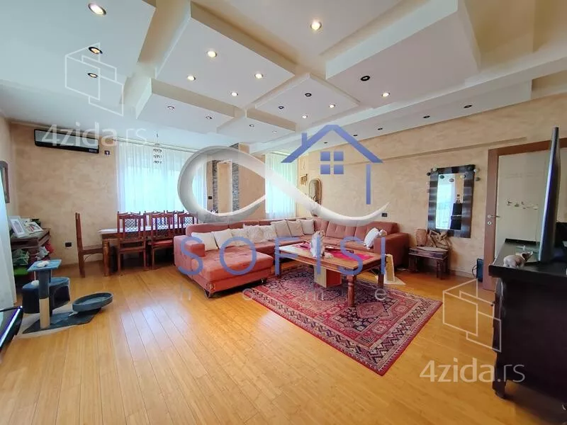 Četvorosoban stan | 4zida