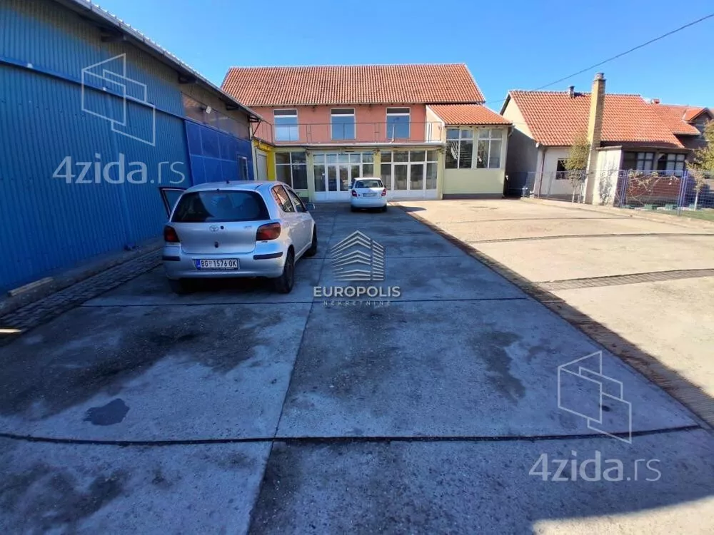 Lokal | 4zida