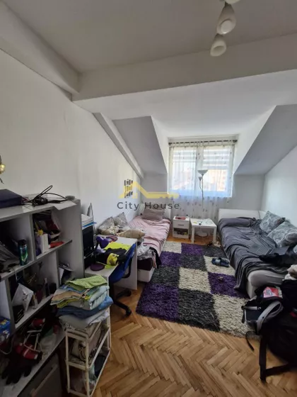 Crveni Pevac | 4zida.rs