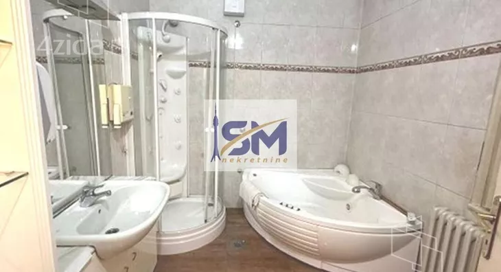 Šestosoban stan | 4zida