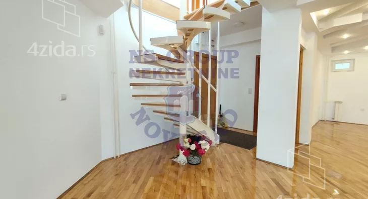 Šestosoban stan | 4zida