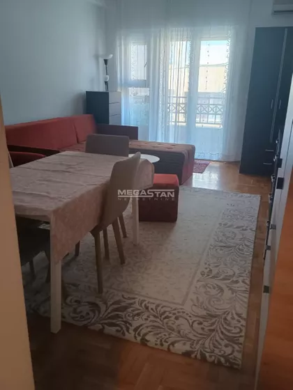 Gvozdićeva | 4zida.rs