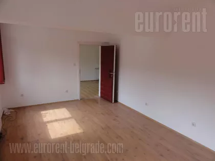 AUTOKOMANDA | 4zida.rs