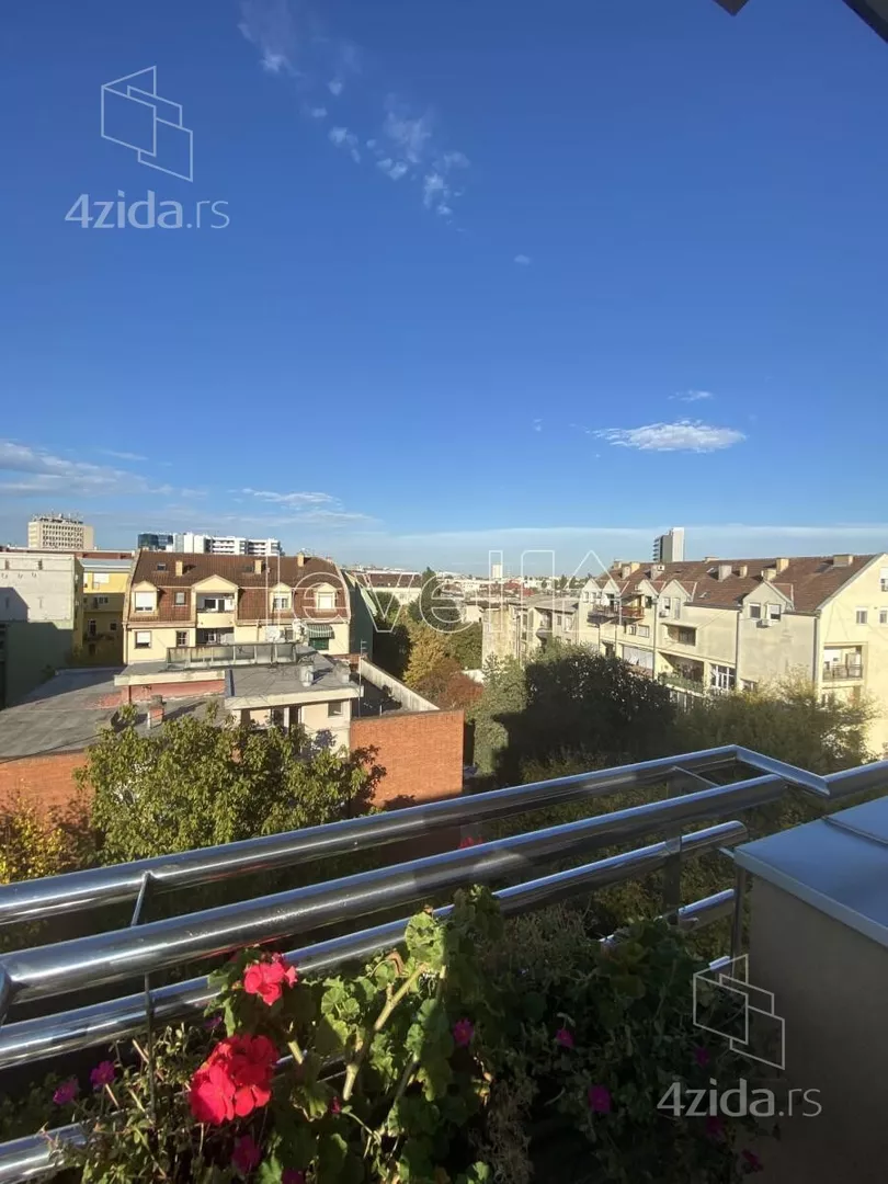 Šestosoban stan | 4zida