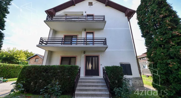 3-etažna kuća | 4zida